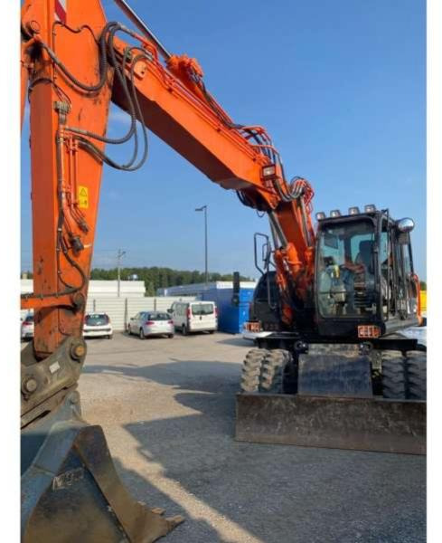 Hitachi ZX170W-5B - Escavadeira de rodas: foto 3 Hitachi ZX170W-5B - Escavadeira de rodas: foto 3