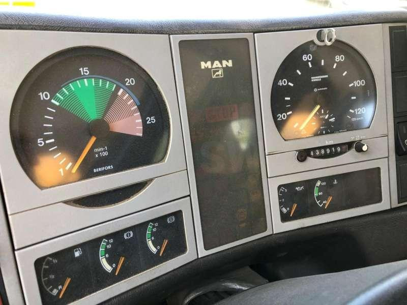 Camião basculante MAN GRUE F2000: foto 12