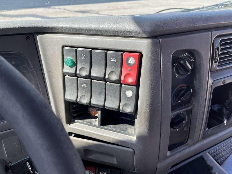 Caminhão tanque Renault MIDLUM 180 DCI: foto 43