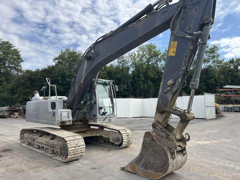 Volvo EC220DL - Escavadora de rastos: foto 1 Volvo EC220DL - Escavadora de rastos: foto 1
