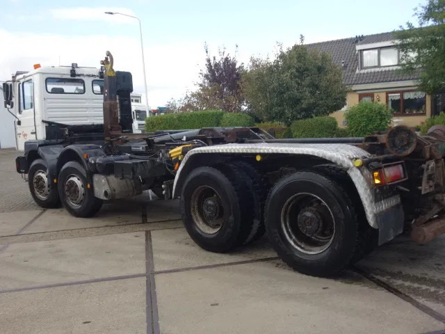 MAN 35-364 8X4 - Camião polibenne: foto 2 MAN 35-364 8X4 - Camião polibenne: foto 2