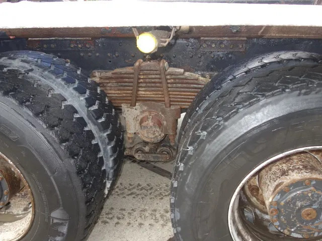 MAN 35-364 chassis cabine manual diesel pomp 6 cil 8x4 - Camião chassi: foto 4 MAN 35-364 chassis cabine manual diesel pomp 6 cil 8x4 - Camião chassi: foto 4