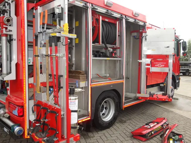 MAN TGM 15.250 FIRE TRUCK,2000 LITER TANK, FOAM TANK, AIRCO - Carro de bombeiro: foto 2 MAN TGM 15.250 FIRE TRUCK,2000 LITER TANK, FOAM TANK, AIRCO - Carro de bombeiro: foto 2