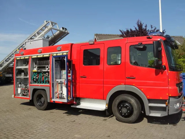 Mercedes-Benz Atego 1326 FIRE TRUCK - Carro de bombeiro: foto 3 Mercedes-Benz Atego 1326 FIRE TRUCK - Carro de bombeiro: foto 3