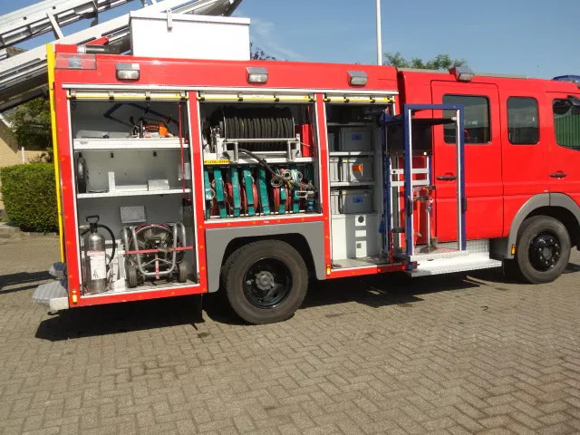 Mercedes-Benz Atego 1326 FIRE TRUCK - Carro de bombeiro: foto 2 Mercedes-Benz Atego 1326 FIRE TRUCK - Carro de bombeiro: foto 2