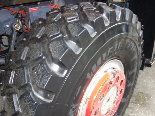 Renault Kerax 410dci euro5,6000 liter water,canon on the roof - Carro de bombeiro: foto 4 Renault Kerax 410dci euro5,6000 liter water,canon on the roof - Carro de bombeiro: foto 4