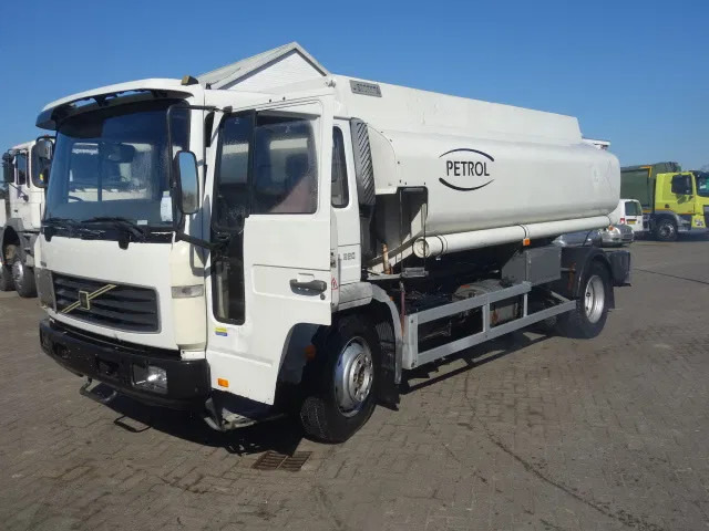 Volvo FL 240 220PK 12000 LITER STEELSPRINGS - Caminhão tanque: foto 2 Volvo FL 240 220PK 12000 LITER STEELSPRINGS - Caminhão tanque: foto 2