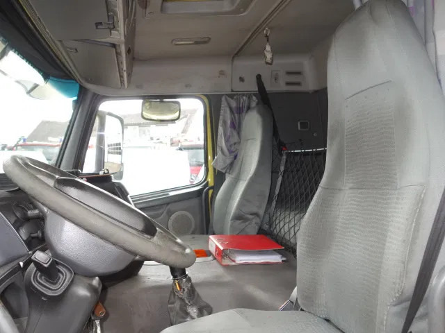 Volvo FM 12 18500liter tank,AIRCO,MANUAL GEARBOX - Caminhão tanque: foto 5 Volvo FM 12 18500liter tank,AIRCO,MANUAL GEARBOX - Caminhão tanque: foto 5