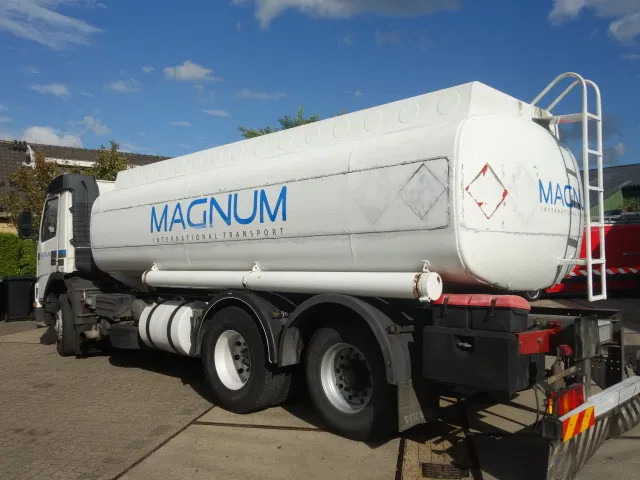 Volvo FM 250 STEELSPRINGS 18000LITERTANK MANUALE FUEL PUMP - Caminhão tanque: foto 2 Volvo FM 250 STEELSPRINGS 18000LITERTANK MANUALE FUEL PUMP - Caminhão tanque: foto 2