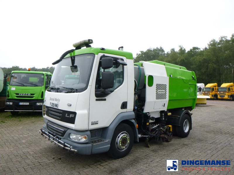 DAF LF 45.180 Scarab Merlin street sweeper 4x2 - Varredora urbana: foto 1 DAF LF 45.180 Scarab Merlin street sweeper 4x2 - Varredora urbana: foto 1
