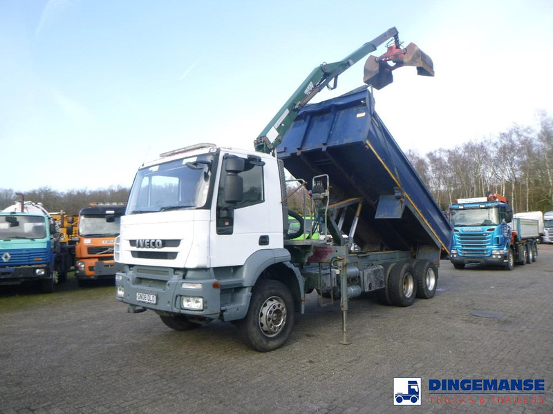 Iveco AD260T33 6X4 RHD tipper + HMF crane - Camião grua: foto 1 Iveco AD260T33 6X4 RHD tipper + HMF crane - Camião grua: foto 1