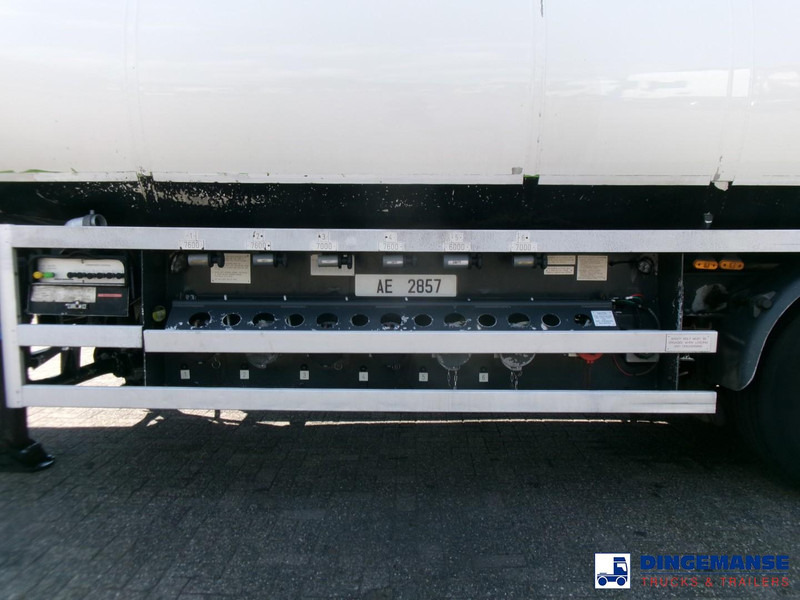 Lakeland Fuel tank alu 42.8 m3 / 6 comp + pump - Semirreboque tanque: foto 5 Lakeland Fuel tank alu 42.8 m3 / 6 comp + pump - Semirreboque tanque: foto 5