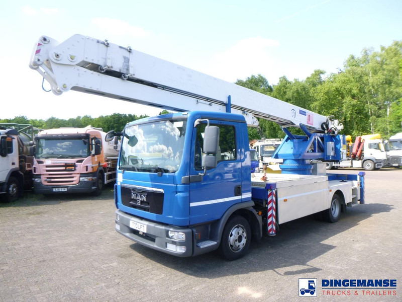 MAN TGL 7.180 4x2 + Klaas K25-30 crane - Camião grua: foto 1 MAN TGL 7.180 4x2 + Klaas K25-30 crane - Camião grua: foto 1