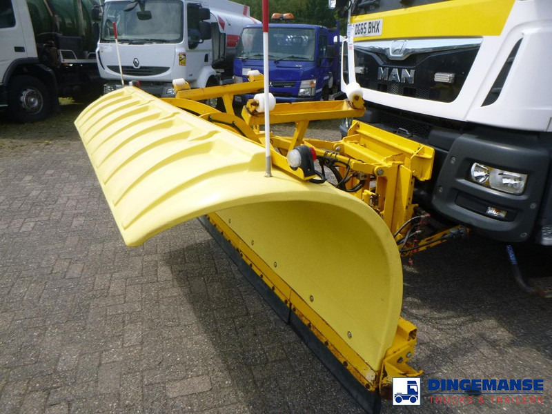 MAN TGM 18.290 4X4 RHD gritter / snow plough - Veículo limpa-neves: foto 5 MAN TGM 18.290 4X4 RHD gritter / snow plough - Veículo limpa-neves: foto 5