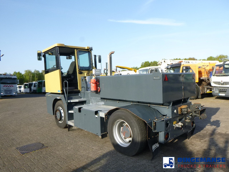MOL RM 255 4X4 terminal drawbar tractor 150 ton - Tractor de terminal: foto 3 MOL RM 255 4X4 terminal drawbar tractor 150 ton - Tractor de terminal: foto 3