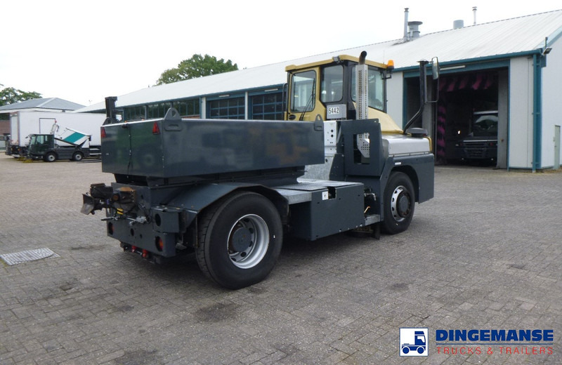 MOL RM 255 4X4 terminal drawbar tractor 150 ton - Tractor de terminal: foto 4 MOL RM 255 4X4 terminal drawbar tractor 150 ton - Tractor de terminal: foto 4