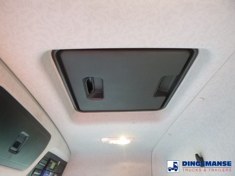 Leasing de Mercedes-Benz Antos 2533 RHD 6x2 Thermoking T1000R frigo Mercedes-Benz Antos 2533 RHD 6x2 Thermoking T1000R frigo: foto 19