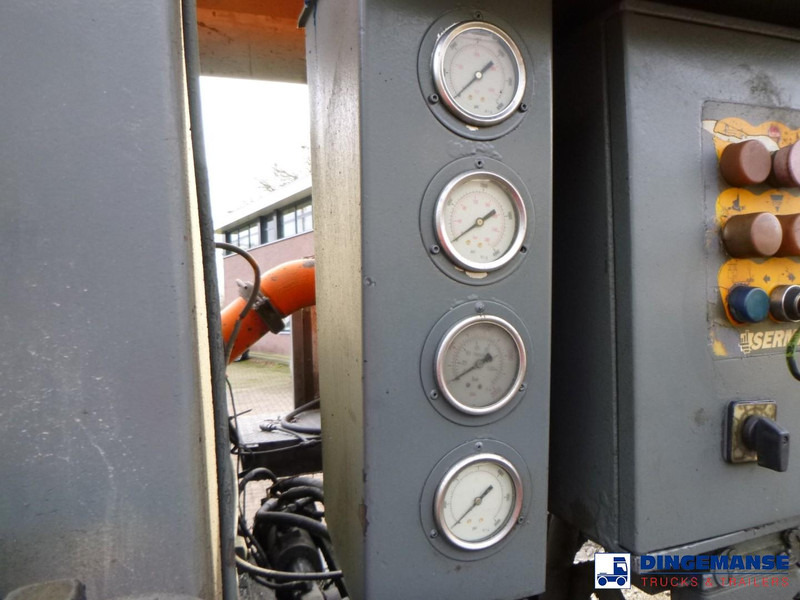 Autobomba de betão Mercedes-Benz Axor 2633 6x4 RHD Sermac SCL 130 concrete pump 32 m: foto 18 Autobomba de betão Mercedes-Benz Axor 2633 6x4 RHD Sermac SCL 130 concrete pump 32 m: foto 18