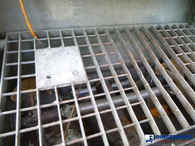 Autobomba de betão Mercedes-Benz Axor 2633 6x4 RHD Sermac SCL 130 concrete pump 32 m: foto 15 Autobomba de betão Mercedes-Benz Axor 2633 6x4 RHD Sermac SCL 130 concrete pump 32 m: foto 15