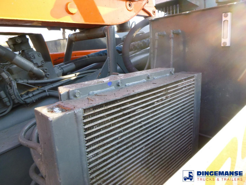 Autobomba de betão Mercedes-Benz Axor 2633 6x4 RHD Sermac SCL 130 concrete pump 32 m: foto 19 Autobomba de betão Mercedes-Benz Axor 2633 6x4 RHD Sermac SCL 130 concrete pump 32 m: foto 19