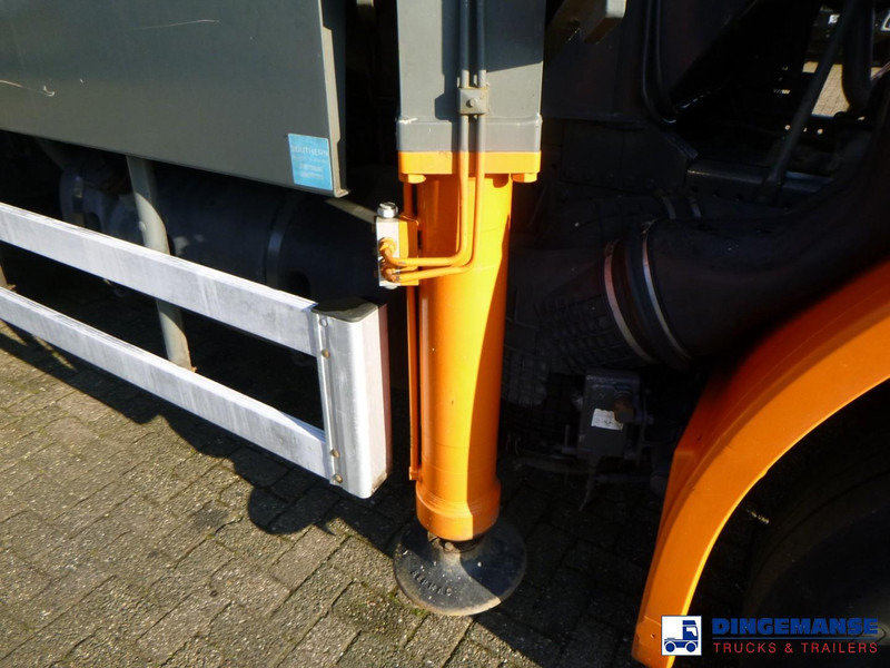 Autobomba de betão Mercedes-Benz Axor 2633 6x4 RHD Sermac SCL 130 concrete pump 32 m: foto 13 Autobomba de betão Mercedes-Benz Axor 2633 6x4 RHD Sermac SCL 130 concrete pump 32 m: foto 13