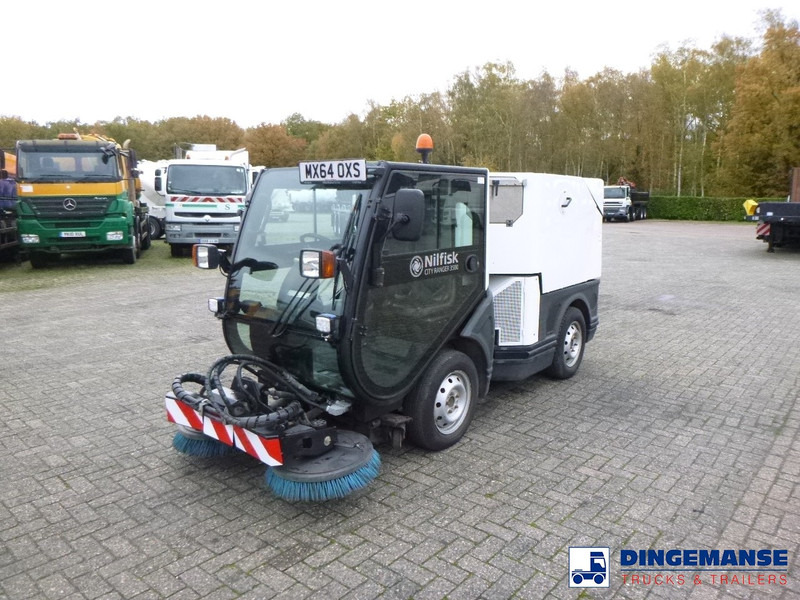 Nilfisk City Ranger CR3500 street sweeper - Varredora urbana: foto 1 Nilfisk City Ranger CR3500 street sweeper - Varredora urbana: foto 1