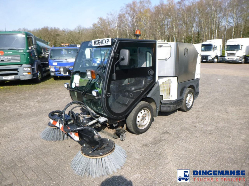 Nilfisk City Ranger CR3500 sweeper - Varredora urbana: foto 1 Nilfisk City Ranger CR3500 sweeper - Varredora urbana: foto 1