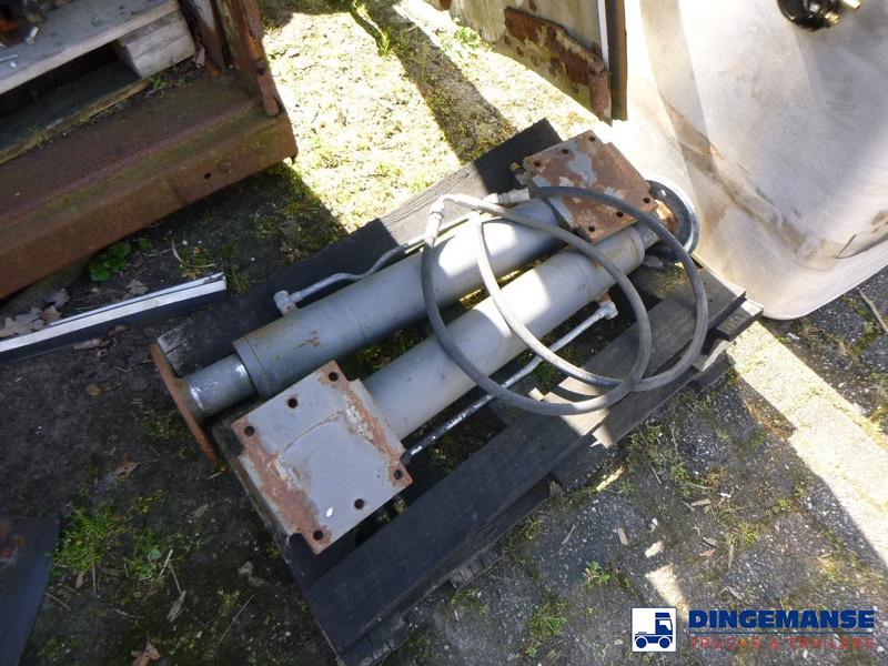 Onbekend 2 Support legs for loading crane - Cilindro hidráulico: foto 1 Onbekend 2 Support legs for loading crane - Cilindro hidráulico: foto 1