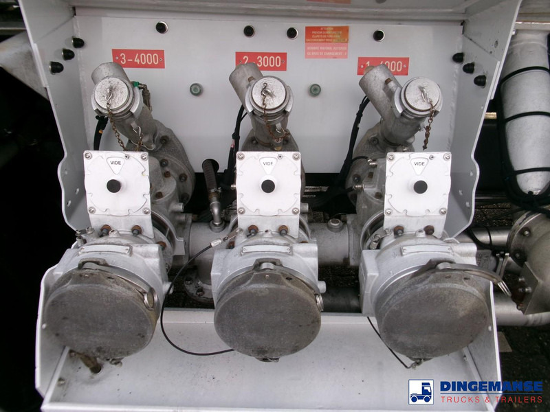 Renault Midlum 280 4x2 fuel tank 11.5 m3 / 3 comp / ADR 07/06/24 - Caminhão tanque: foto 5 Renault Midlum 280 4x2 fuel tank 11.5 m3 / 3 comp / ADR 07/06/24 - Caminhão tanque: foto 5