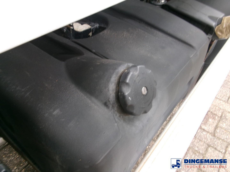 Renault Midlum 280 Dxi 4x2 fuel tank 11.3 m3 / 3 comp - Caminhão tanque: foto 5 Renault Midlum 280 Dxi 4x2 fuel tank 11.3 m3 / 3 comp - Caminhão tanque: foto 5