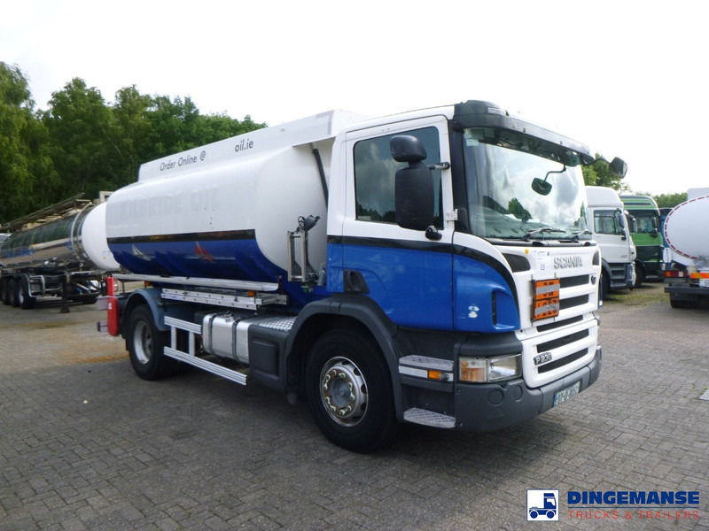 Scania P 230 DB 4x2 RHD fuel tank 12.4 m3 / 4 comp - Caminhão tanque: foto 2 Scania P 230 DB 4x2 RHD fuel tank 12.4 m3 / 4 comp - Caminhão tanque: foto 2