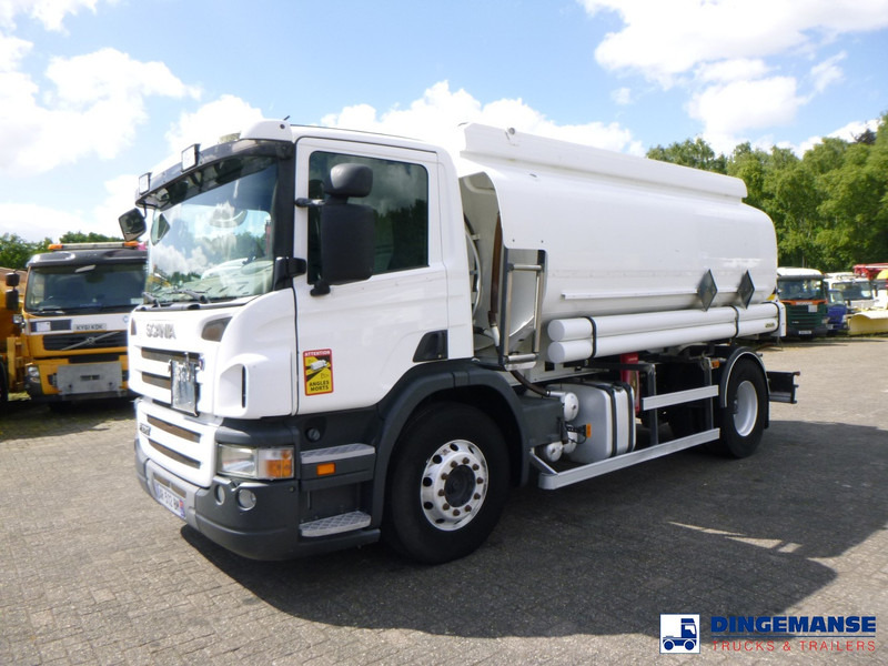 Scania P 270 DB 4x2 fuel tank 13.7 m3 / 5 comp - Caminhão tanque: foto 1 Scania P 270 DB 4x2 fuel tank 13.7 m3 / 5 comp - Caminhão tanque: foto 1