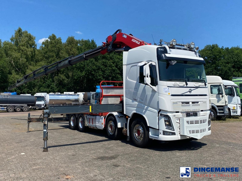 Volvo FH 550 8x4 Euro 6 + Copma 820.8 J6 - Camião grua: foto 2 Volvo FH 550 8x4 Euro 6 + Copma 820.8 J6 - Camião grua: foto 2