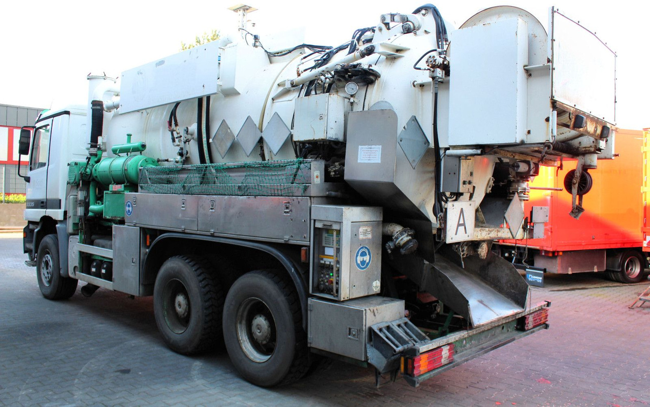 Mercedes-Benz Actros 3335 6x4 Kroll 13m³ HD-Kombi ADR/GGVS V2A - Caminhão limpa fossa: foto 5 Mercedes-Benz Actros 3335 6x4 Kroll 13m³ HD-Kombi ADR/GGVS V2A - Caminhão limpa fossa: foto 5