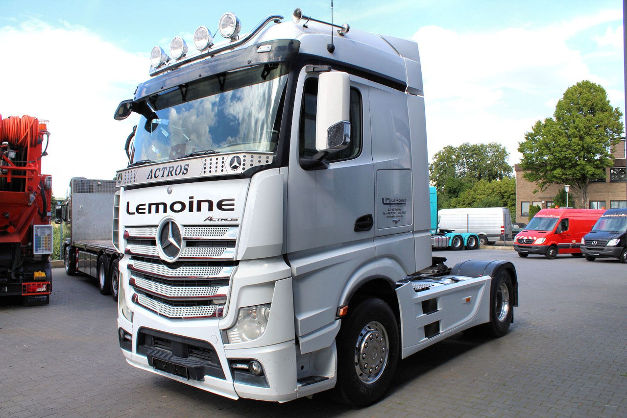 Mercedes-Benz Actros 1853 4x2 LS +Hydraulik + neuer AT-Motor - Tractor: foto 3 Mercedes-Benz Actros 1853 4x2 LS +Hydraulik + neuer AT-Motor - Tractor: foto 3