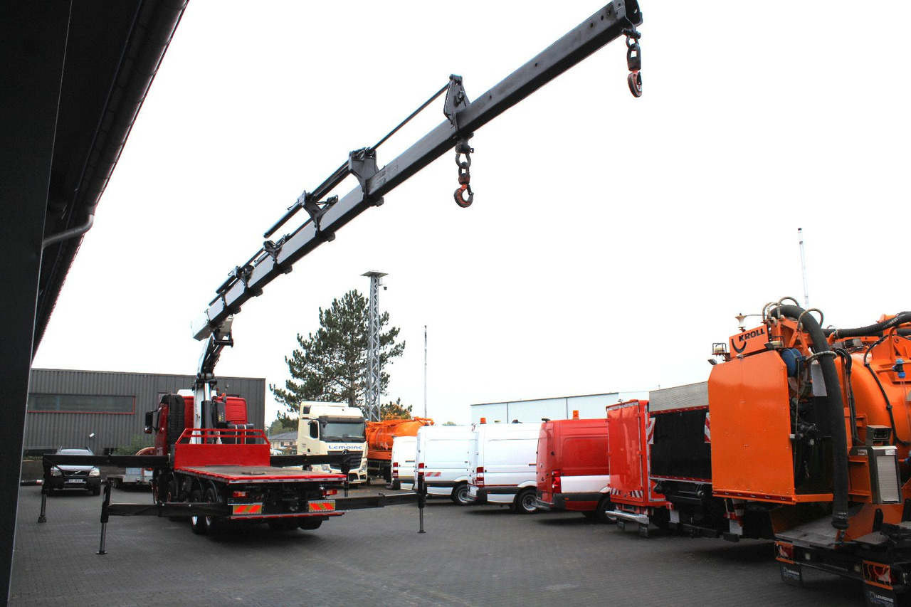 Volvo 480 8x2 Pritsche + FASSI F800XP Kran 6x - Camião de caixa aberta/ Plataforma, Camião grua: foto 4 Volvo 480 8x2 Pritsche + FASSI F800XP Kran 6x - Camião de caixa aberta/ Plataforma, Camião grua: foto 4