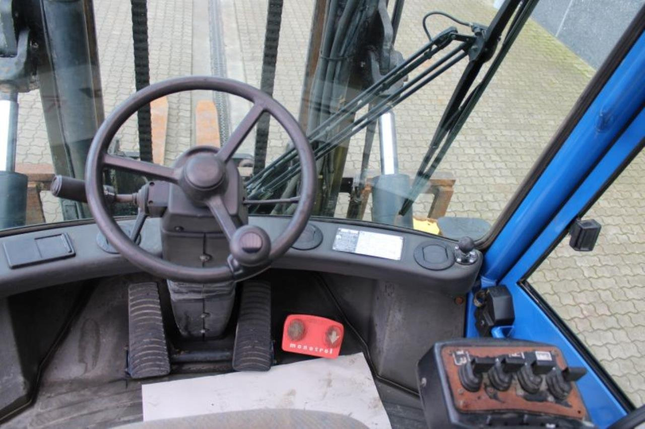 Hyster H8.00XM-6 - Empilhadeira a diesel: foto 4 Hyster H8.00XM-6 - Empilhadeira a diesel: foto 4