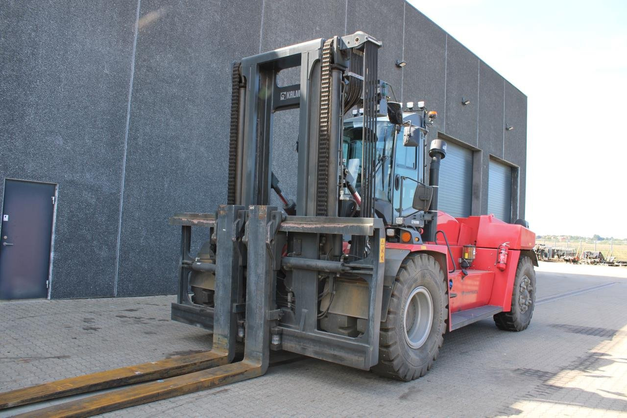 Kalmar DCG330-12 - Empilhadeira a diesel: foto 2 Kalmar DCG330-12 - Empilhadeira a diesel: foto 2