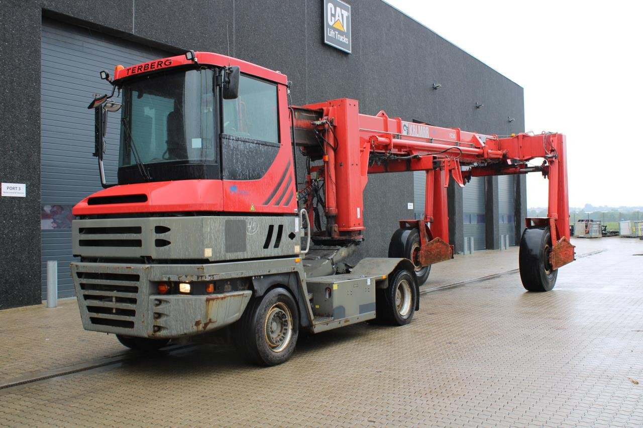Kalmar FC50 20-40” - Manipulador de contentor: foto 2 Kalmar FC50 20-40” - Manipulador de contentor: foto 2