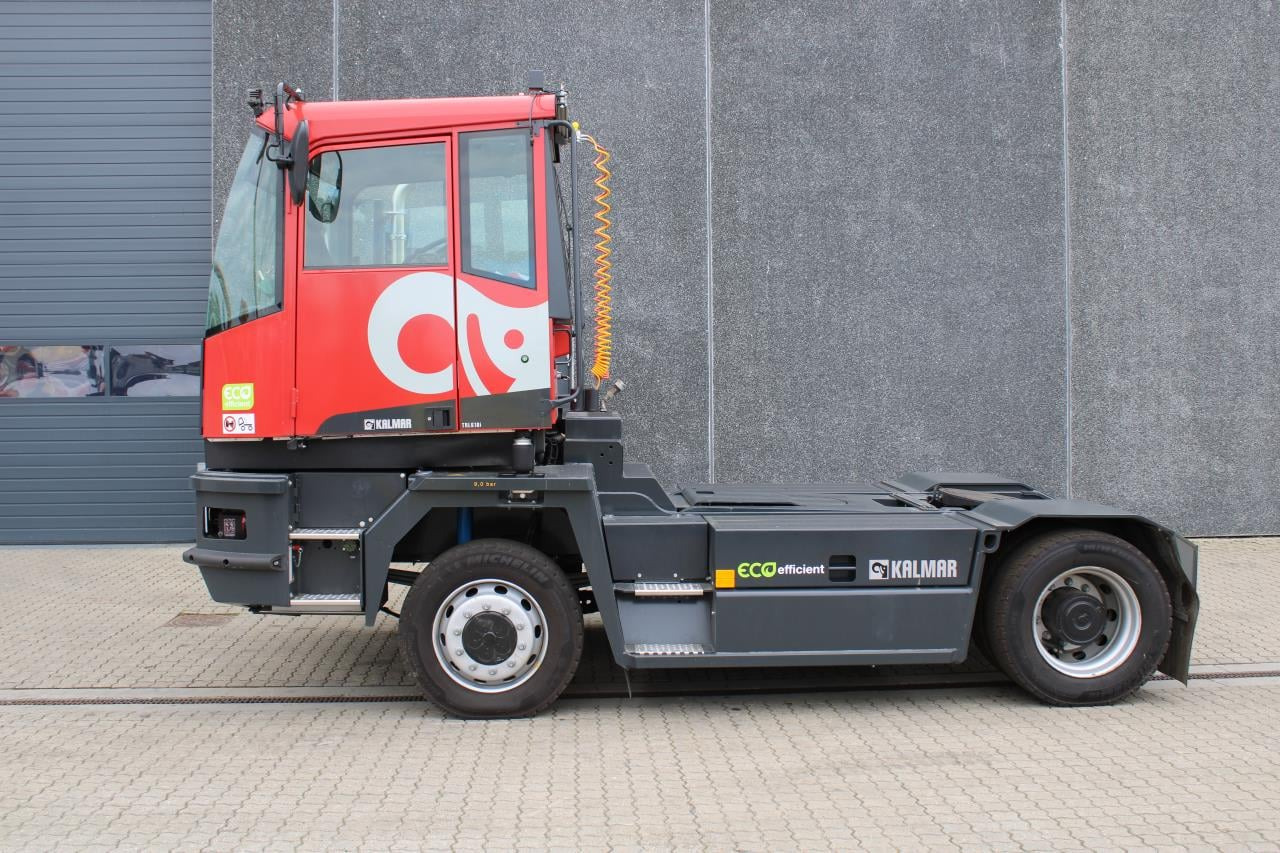 Kalmar TRL618I 4X4 - Tractor de terminal: foto 1 Kalmar TRL618I 4X4 - Tractor de terminal: foto 1