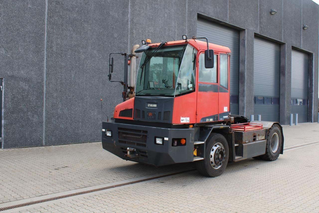 Kalmar TT618I - Tractor de terminal: foto 2 Kalmar TT618I - Tractor de terminal: foto 2