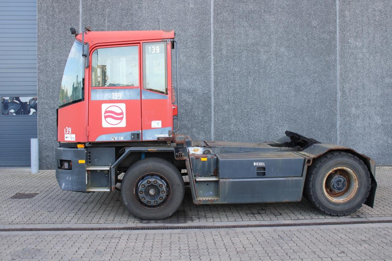 Kalmar TT618I - Tractor de terminal: foto 1 Kalmar TT618I - Tractor de terminal: foto 1