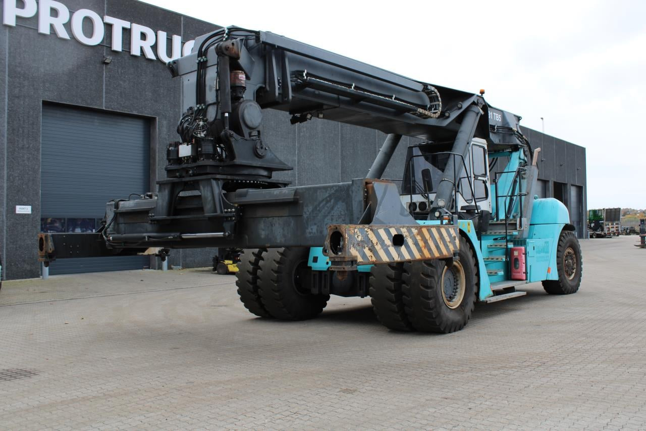 SMV 4531 TB5 - Reachstacker porta contentores: foto 2 SMV 4531 TB5 - Reachstacker porta contentores: foto 2