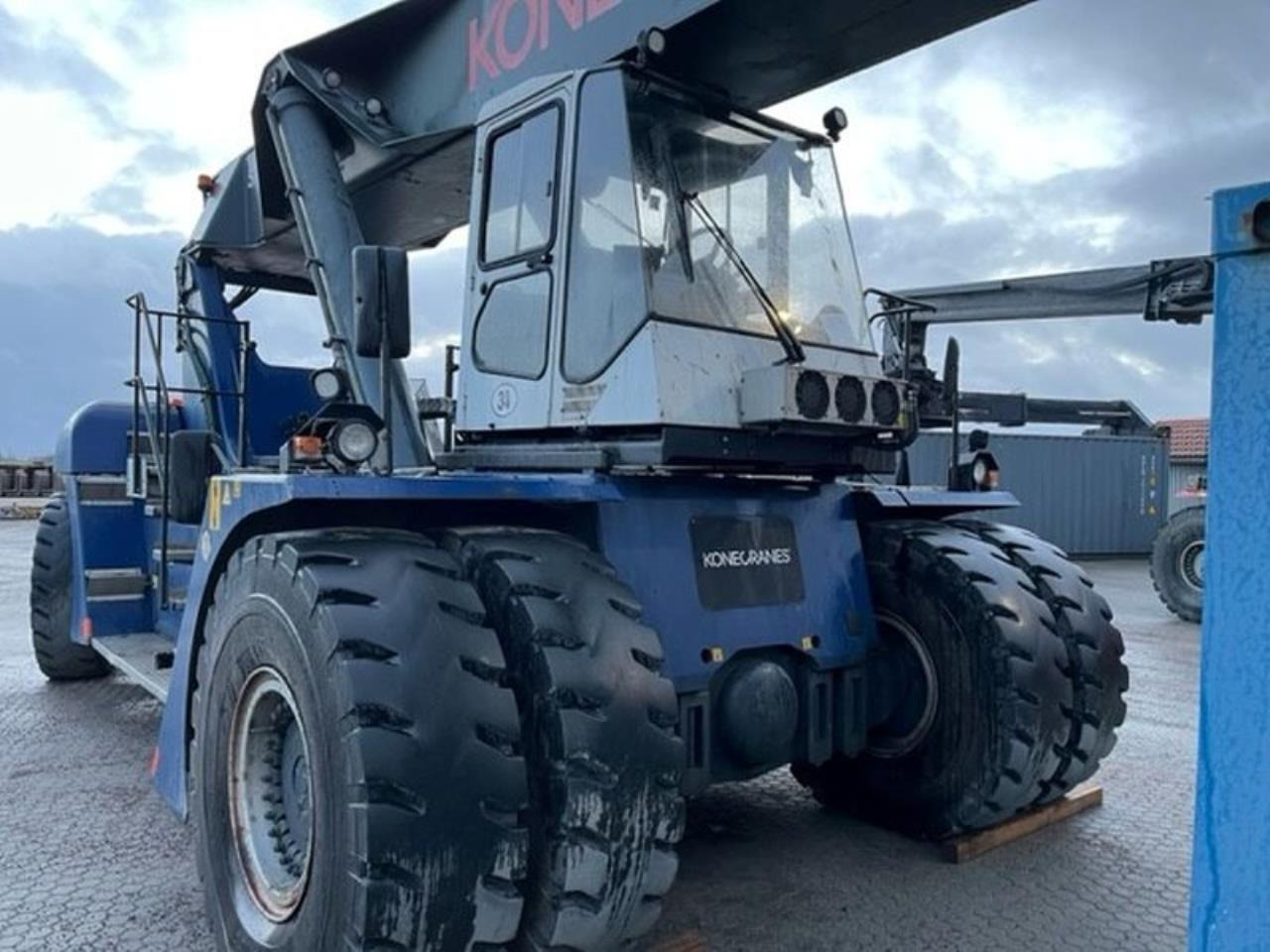 SMV 4531 TB5 - Reachstacker porta contentores: foto 2 SMV 4531 TB5 - Reachstacker porta contentores: foto 2