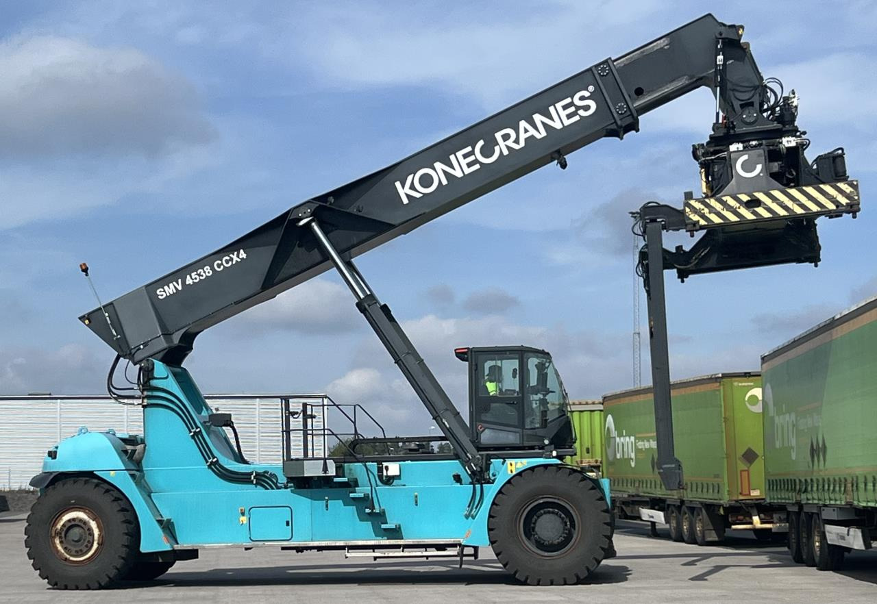 SMV 4538 CCX4 - Reachstacker porta contentores: foto 1 SMV 4538 CCX4 - Reachstacker porta contentores: foto 1