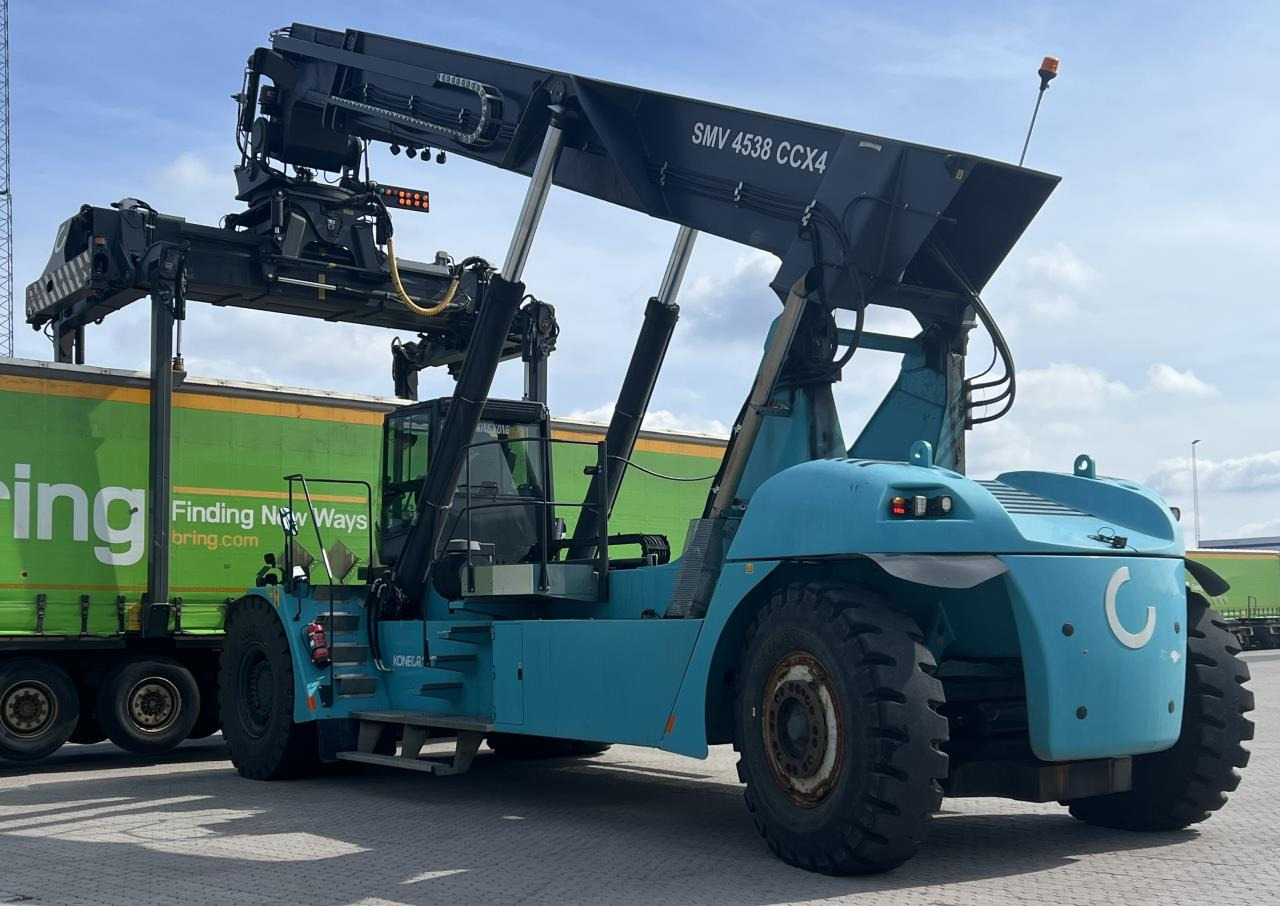 SMV 4538 CCX4 - Reachstacker porta contentores: foto 4 SMV 4538 CCX4 - Reachstacker porta contentores: foto 4