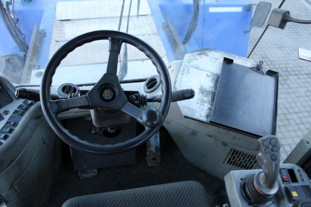 SMV SC108TA6 - Reachstacker porta contentores: foto 4 SMV SC108TA6 - Reachstacker porta contentores: foto 4