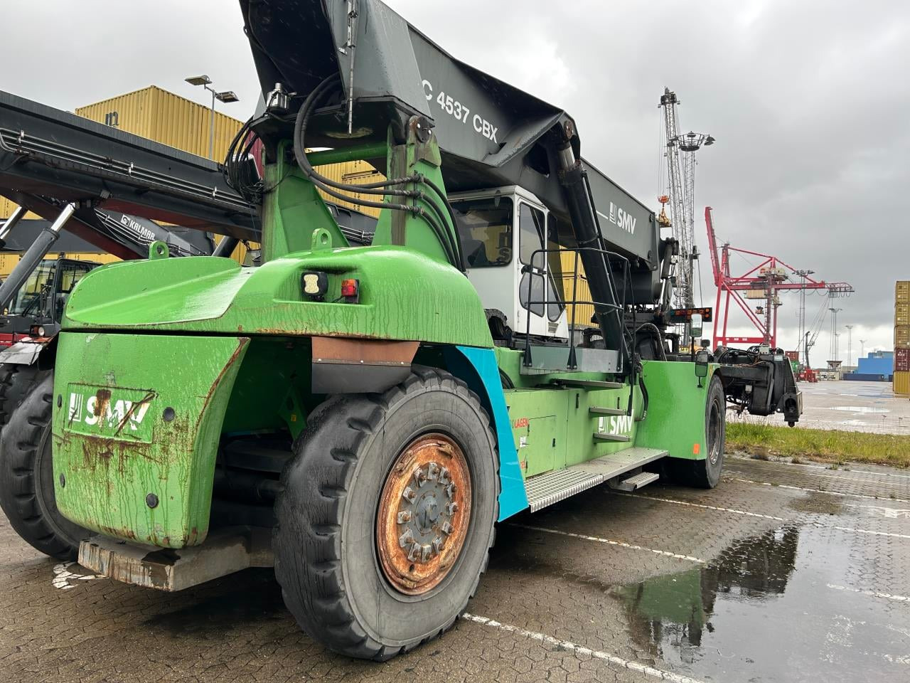 SMV SC4537 CBX5 - Reachstacker porta contentores: foto 2 SMV SC4537 CBX5 - Reachstacker porta contentores: foto 2