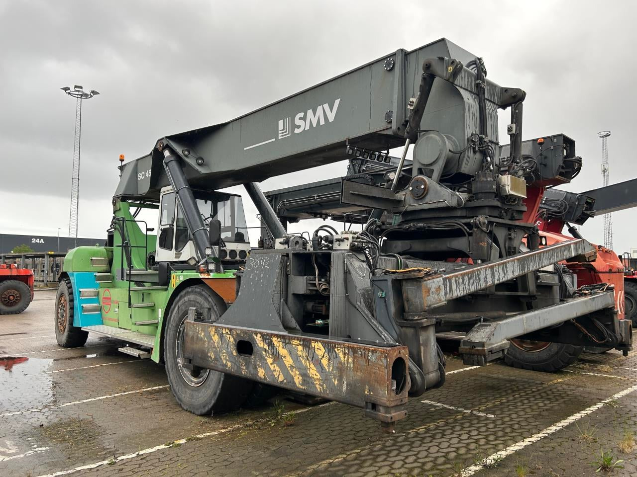 SMV SC4537 CBX5 - Reachstacker porta contentores: foto 1 SMV SC4537 CBX5 - Reachstacker porta contentores: foto 1
