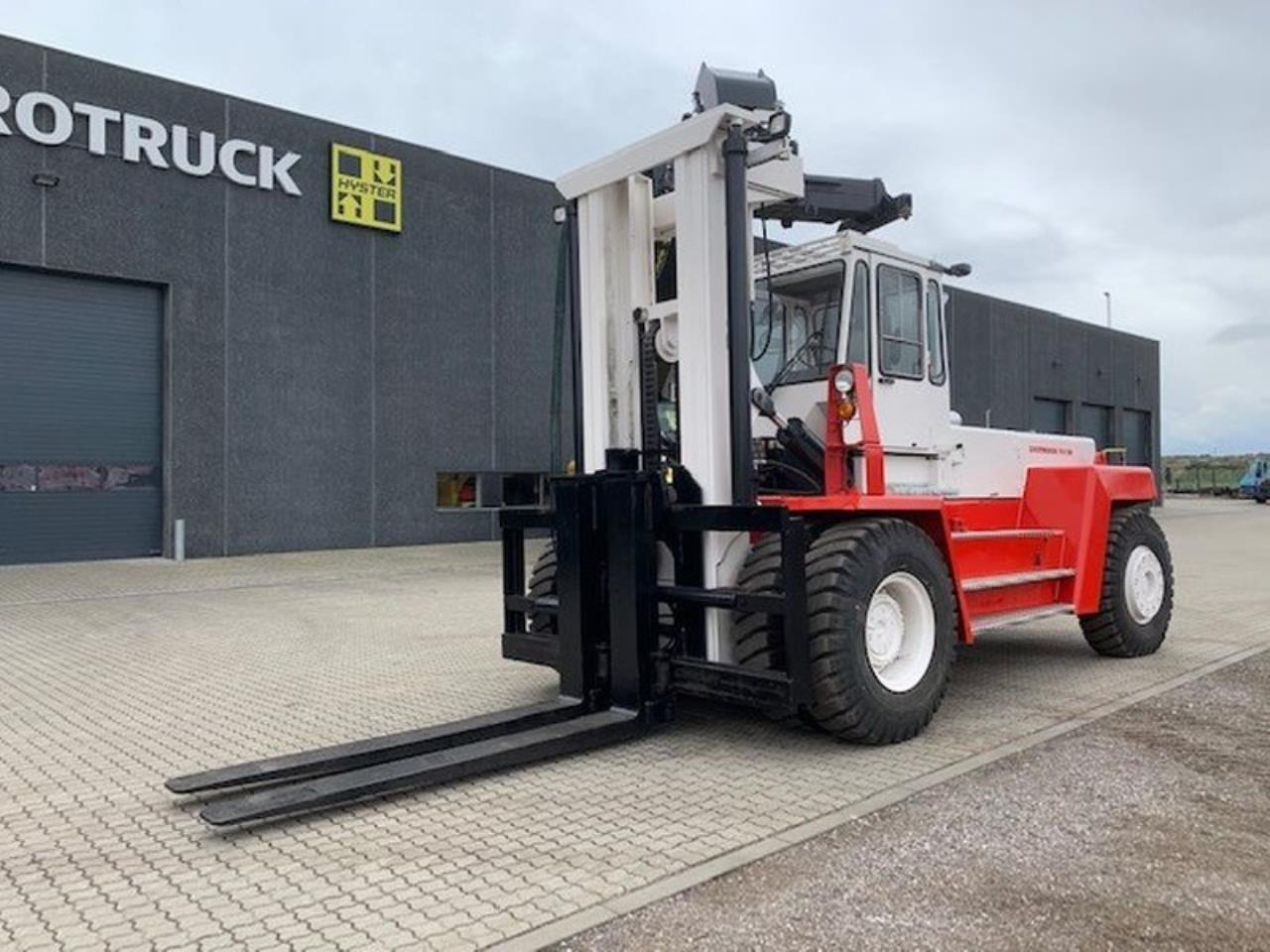 SveTruck 25120-42 - Empilhadeira a diesel: foto 2 SveTruck 25120-42 - Empilhadeira a diesel: foto 2